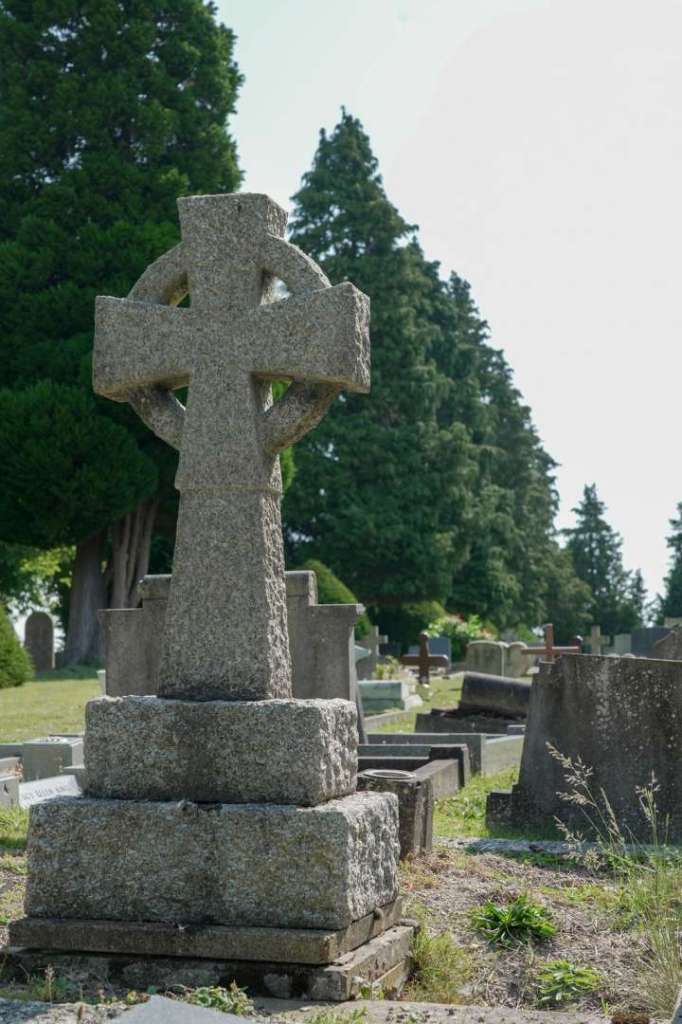 Artistic Grave Stone